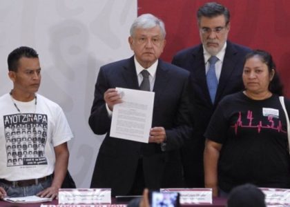 Gobierno mexicano crea comisión de verdad para investigar desaparición de los 43 de Ayotzinapa